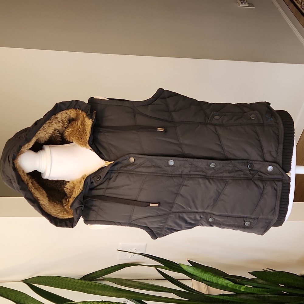 American Eagle Outfitters Vest Jacket Zip Up Fur Hood Quilted L